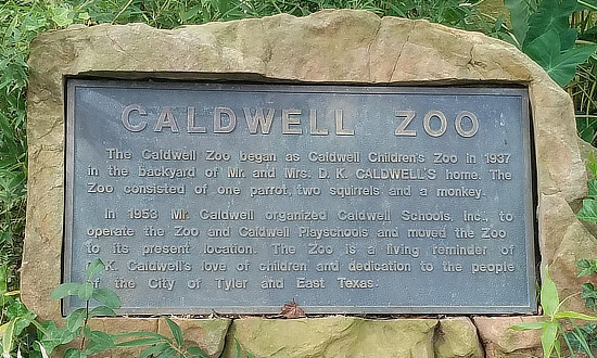 Historic plaque about the Caldwell Zoo in Tyler Texas